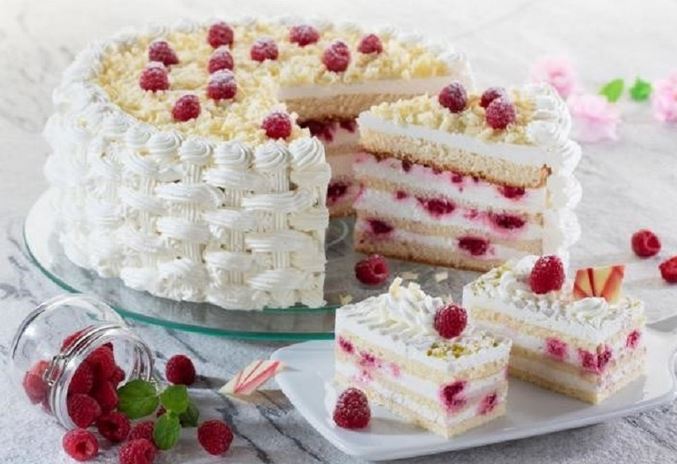 Image for Tort malinowy z kremem Volu