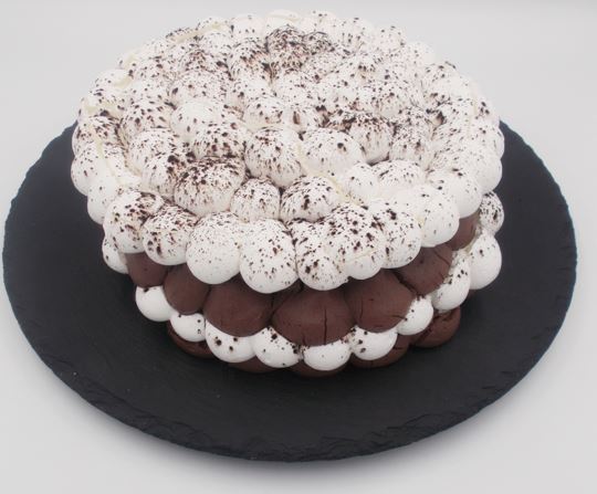 Image for Tort bezowy z kremem czekoladowo-piernikowym